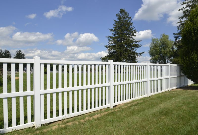 Installing Fences in Summer